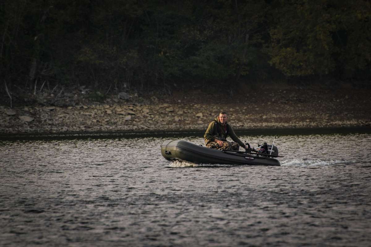 Barca raptor 230, foto de detalle