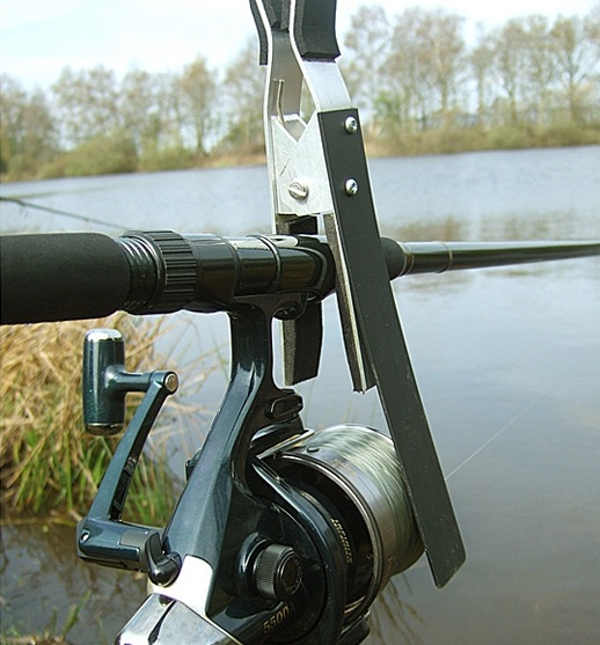 MIKADO BAIT BOAT LINE CLIP 1 MIKADO BAIT BOAT LINE CLIP 1