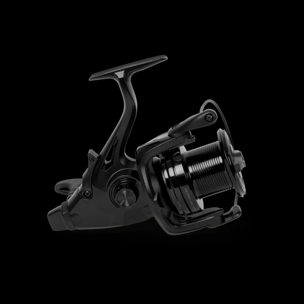 AVID CARP REVOLVE 8000 FS 2 Avid Carp Revolve 8000 fs carrete baitrunner lateral