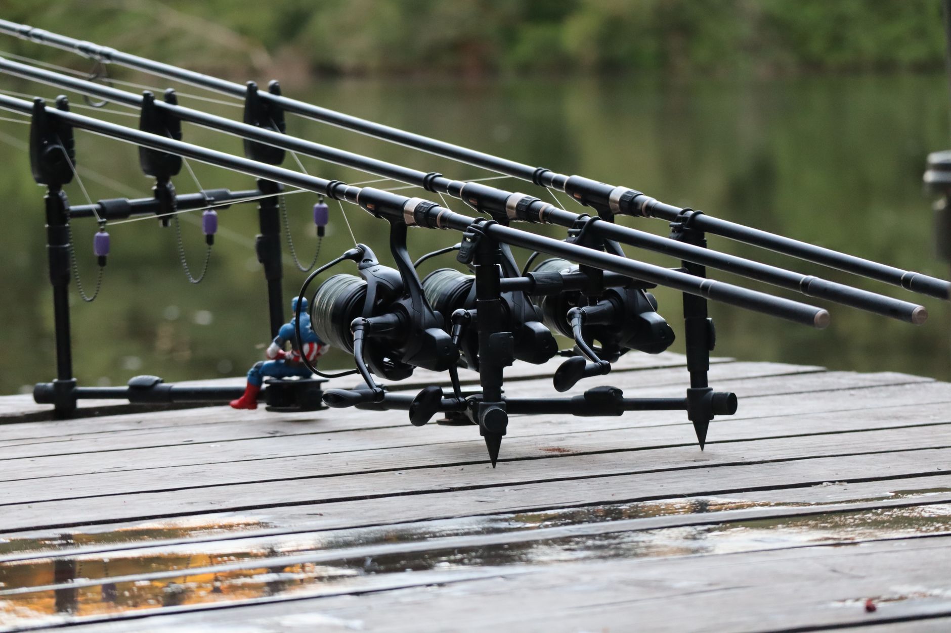 Carpfishing En Badajoz 2026: Guía Completa De Embalses 2 Carpfishing En Badajoz: Equipo De Pesca En Un Embalse Del Guadiana