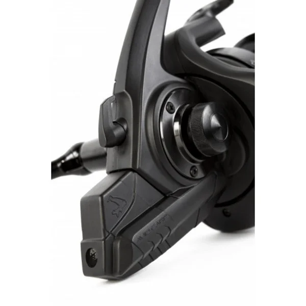 Avid Carp ACR 12000 con 7+1 rodamientos de acero inoxidable