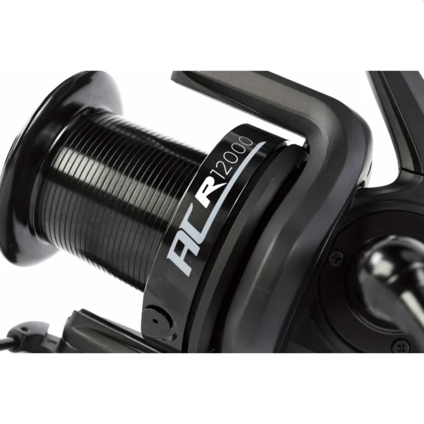 Avid Carp ACR 12000 con 7+1 rodamientos de acero inoxidable