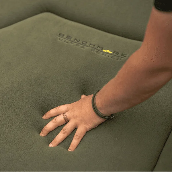 Avid Carp Benchmark Ultra X Bed de 90 x 210 cm con 8 patas LevelTech