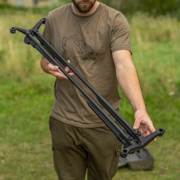 Avid Carp Extremity Pod con 4 patas direccionables y Lok Down Cam