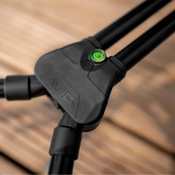 Avid Carp Lok Down Compact Pod con bolsa A-Spec y correa de seguridad