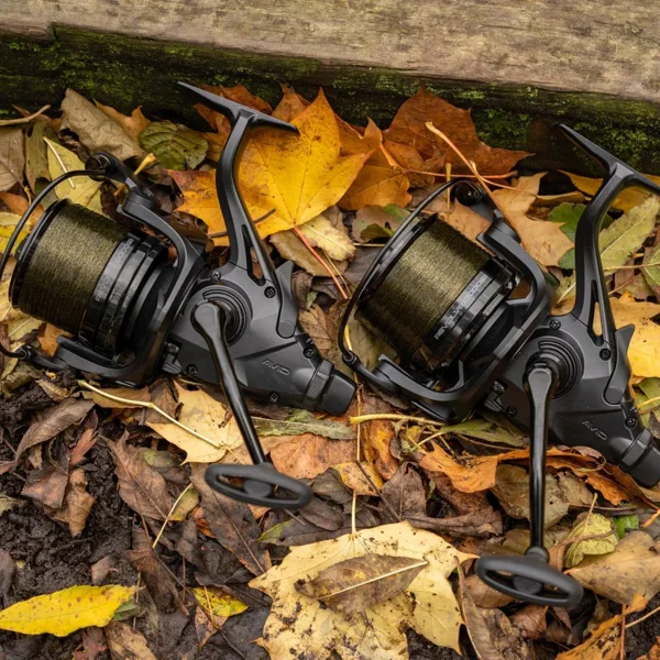Carrete Avid Carp Revolve 12000 fs big pit baitrunner con freerun