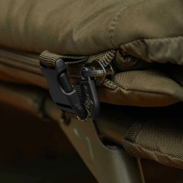 Avid Carp Revolve X System bedchair XL con edredón para carpfishing