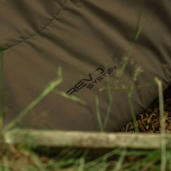 Avid Carp Revolve X System bedchair XL con edredón para carpfishing