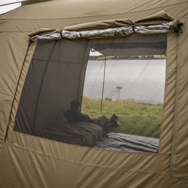 Avid Carp Revolve Screen House con ventana de tres posiciones y puertas laterales
