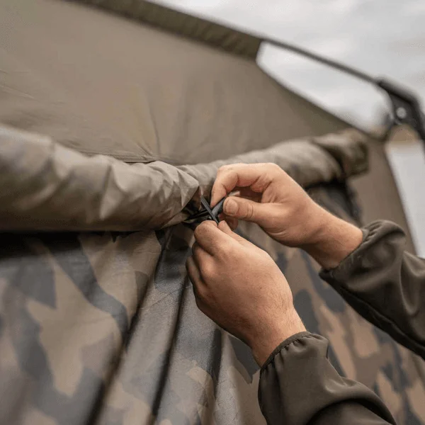 Avid Carp Screen House XT con 4 varillas de montaje rápido