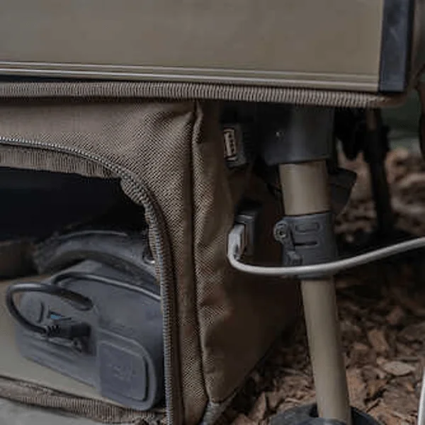 Avid Carp Double Decker mantiene el material fuera del suelo