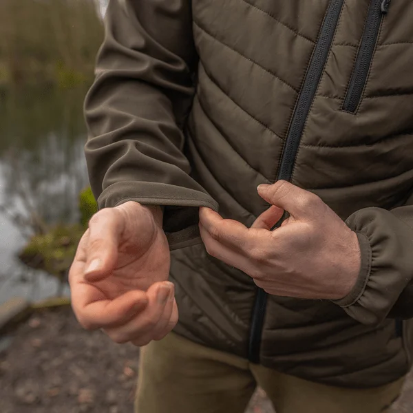 Avid Carp Thermite Pro Jacket chaqueta calida y versatil