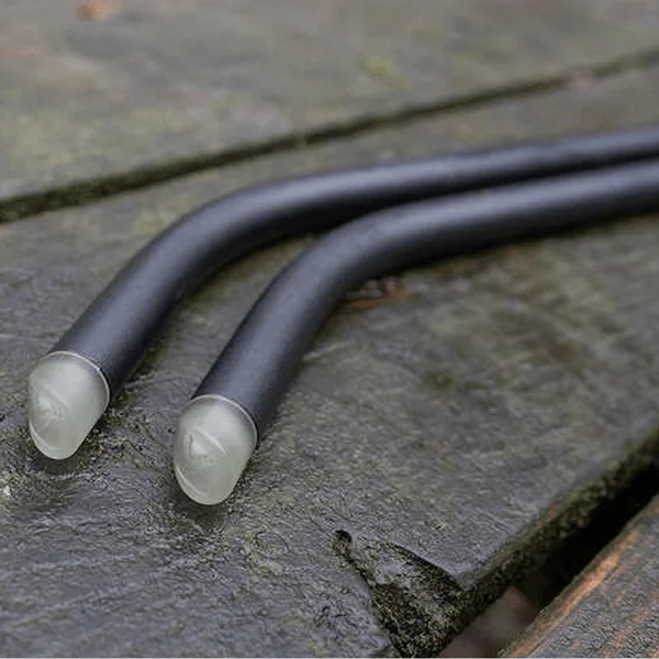 Avid Carp Yard Sticks con punta de tornillo para cualquier terreno