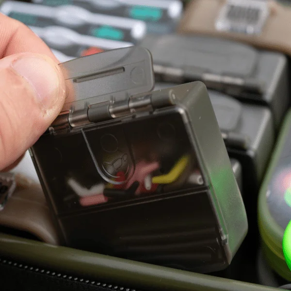 Korda Accessory Box compacta para el equipaje