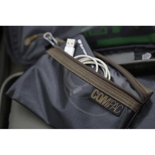 Korda Compac Wallet guarda los montajes planos y ordenados
