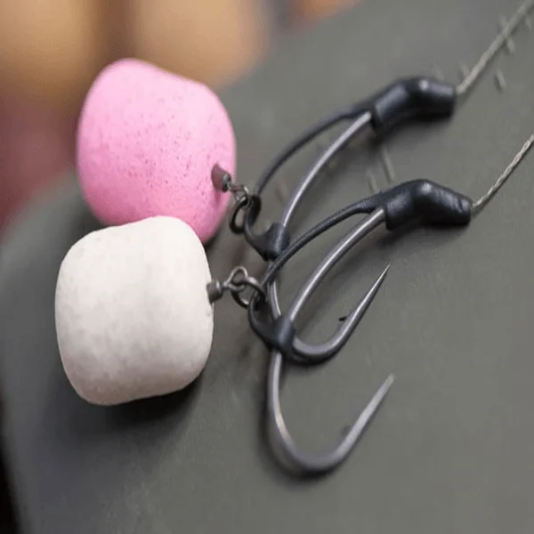 Korda D-Rig Kickers que voltean el anzuelo para clavar
