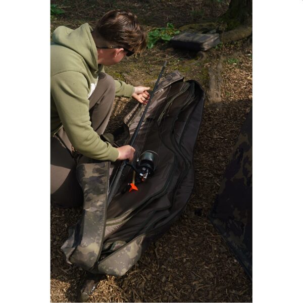 SOLAR TACKLE WORLDWIDE 5 ROD HOLLDALL 12FT 10 SOLAR TACKLE WORLDWIDE 5 ROD HOLLDALL 12FT 10