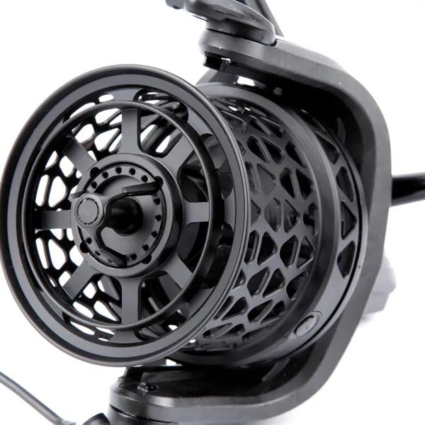 Carrete Sonik Turbospod Carbon 14000 detalle rodillo antitorsión