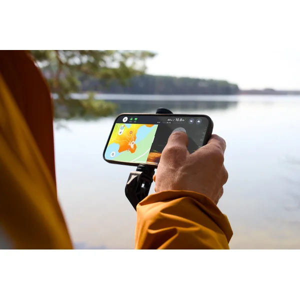deeper-spark-control-app-hero Deeper Spark Bait Boat – vista 8