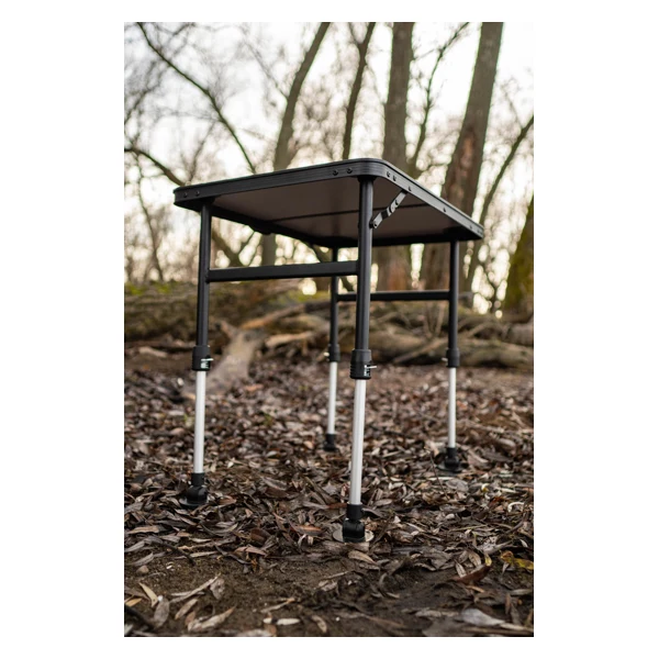 Giants Fishing Folding Table X-Large en el bosque