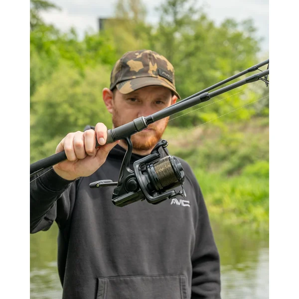 Carrete Avid Carp EX-Cast 10000 en uso 6 Carrete Avid Carp EX-Cast 10000 en uso 6