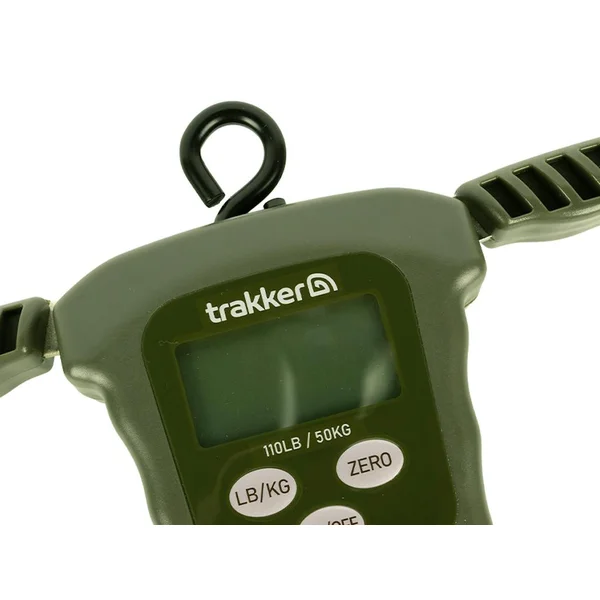 Trakker T1 Digital Scales 110lb en la mano Trakker T1 Digital Scales 110lb en la mano